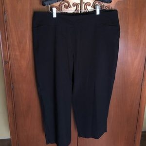 Valerie Stevens black Capri size 18w